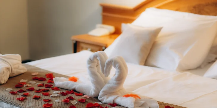 Pobyt ve 4* hotelu v Mariánských Lázních: jídlo, vyhřívaný bazén i wellness procedury