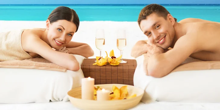 Letní párová relaxace: hodinová thajská masáž dle výběru, spa dle výběru i lahodné nealko koktejly