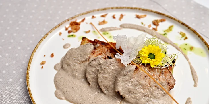 Tříchodové menu pro dva s možností vinného párování: tilápie, krůtí sous-vide i fritovaná zmrzlina