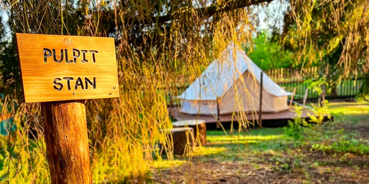 Glamping na Příbramsku, blízko CHKO Brdy: stan na klidné zahradě u rybníka