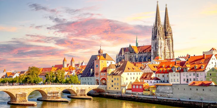 Poznejte Regensburg: moderní hotel v centru města, snídaně, památky i nákupy