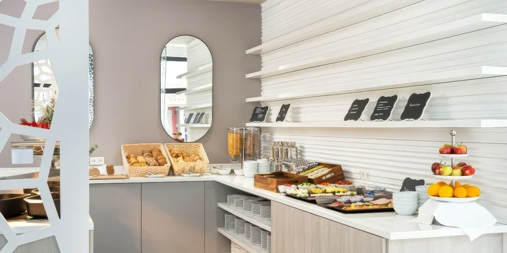 Poznejte Regensburg: moderní hotel v centru města, snídaně, památky i nákupy