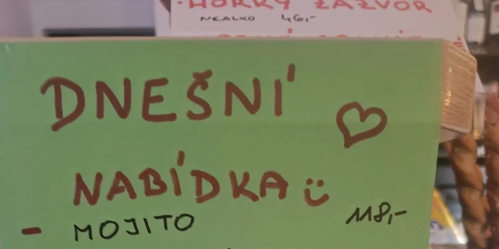 Vinotéka na Žižkově: stáčené Frizzante či Aperol, Hugo i Hruška Spritz
