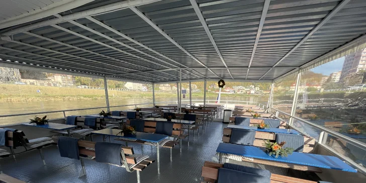 Autobusem z Prahy do historických Drážďan, odpolední plavba lodí do Pirny, oběd, živá hudba a průvodce po celý den