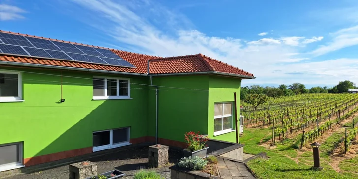 Pobyt v penzionu rodinného vinařství pro páry i skupiny vč. vína nebo degustace