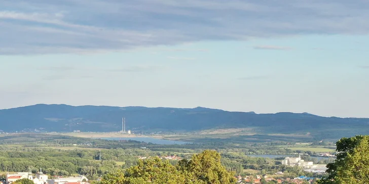 Ubytování se snídaní na hradě Krupka: pokoje až pro 4 osoby, vstupy do památek i na lanovku