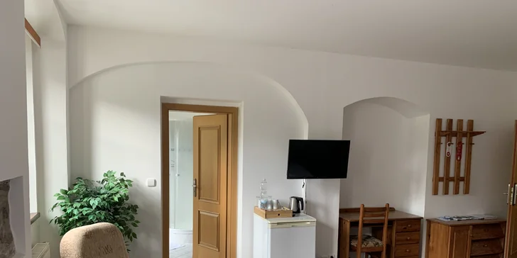 Ubytování se snídaní na hradě Krupka: pokoje až pro 4 osoby, vstupy do památek i na lanovku