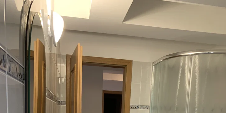 Ubytování se snídaní na hradě Krupka: pokoje až pro 4 osoby, vstupy do památek i na lanovku