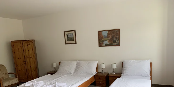 Ubytování se snídaní na hradě Krupka: pokoje až pro 4 osoby, vstupy do památek i na lanovku