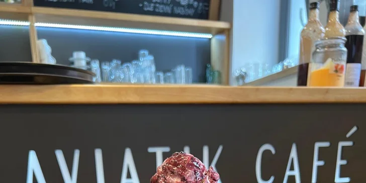Otevřený voucher na celé menu v kavárně v centru Budějovic: 200-400 Kč