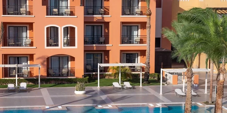 Egypt - Marsa Alam: hotel Jaz Neo Dar El Madina**** s all inclusive, aquaparkem a českým klubem Čedog