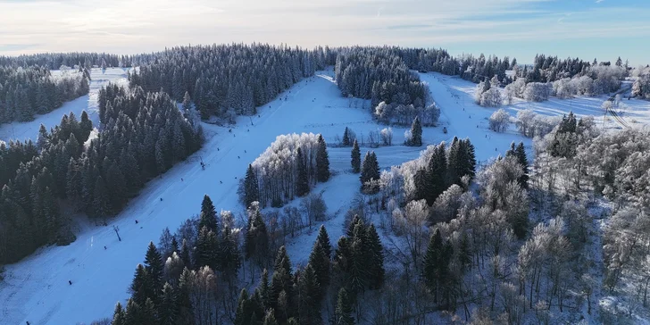 V blízkosti areálu je možné i přenocovat.