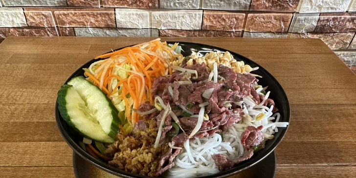 Vietnam pro dva: závitky, kachna či Bún bò Nam Bộ a smažené ovoce