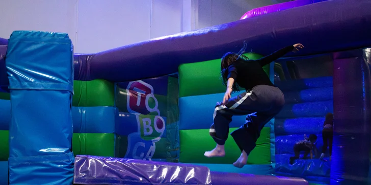 Vstup na 60 minut do trampolínového světa Toboga AirJump! v Brně