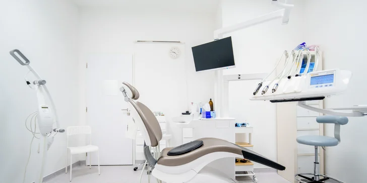 Postarejte se o zuby: dentální hygiena včetně pískování Air-flow