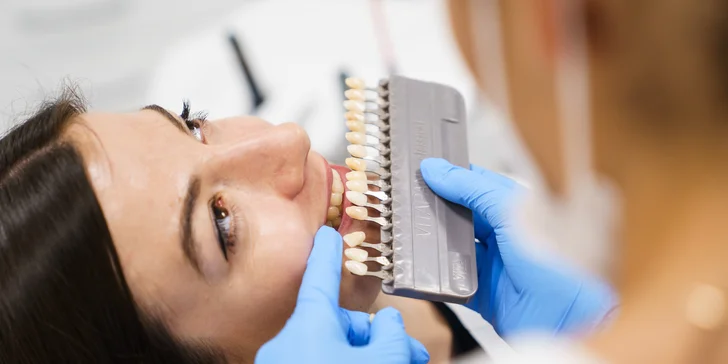 Ordinační bělení zubů LED lampou Philips Zoom s možností dentální hygieny