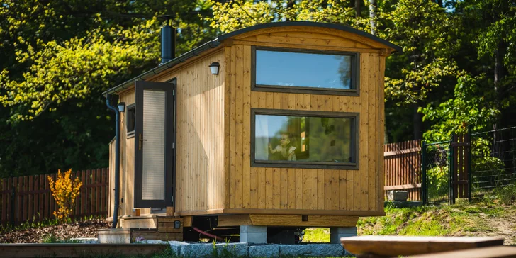 Netradiční pobyt s výhledem na Ještěd: luxusní maringotka až pro 3 osoby