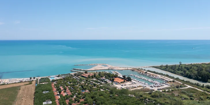 Plážový resort u Pescary: bazén, animační program, strava dle výběru