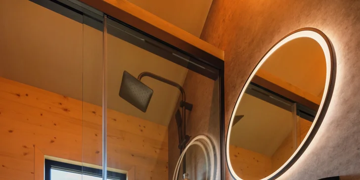 Schovejte se před ruchem měst: krásný tiny house na samotě nedaleko Lipna
