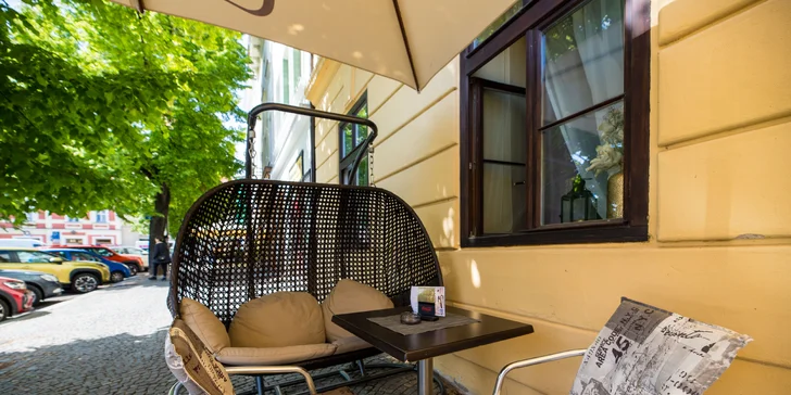 Pobyt ve 4* hotelu ve Slaném se snídaní i romantika se slavnostní večeří a wellness