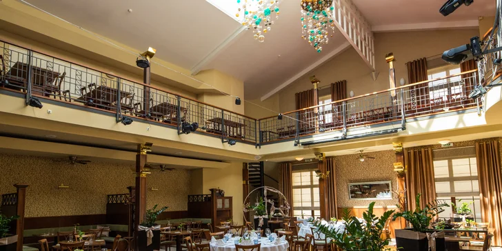 Pobyt ve 4* hotelu ve Slaném se snídaní i romantika se slavnostní večeří a wellness