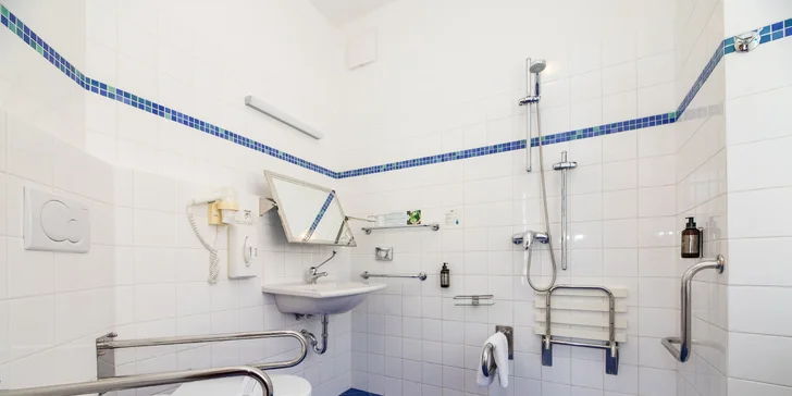 Pobyt ve 4* hotelu ve Slaném se snídaní i romantika se slavnostní večeří a wellness