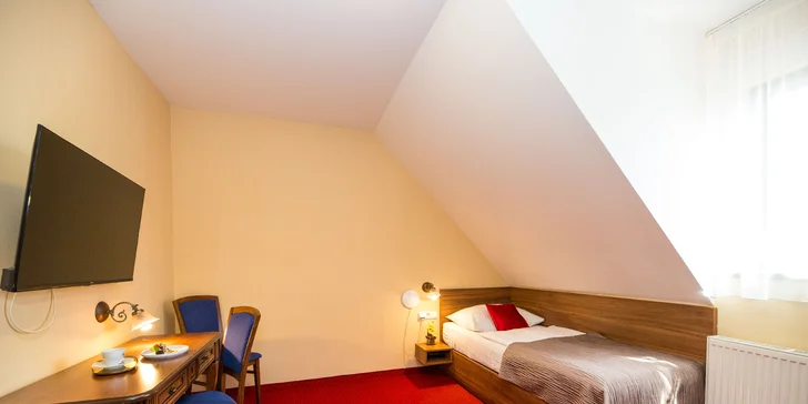 Pobyt ve 4* hotelu ve Slaném se snídaní i romantika se slavnostní večeří a wellness