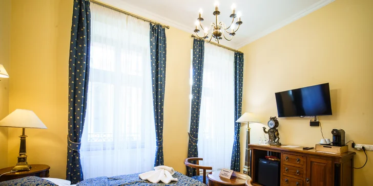 Pobyt v centru Karlových Varů s výhledem na kolonádu: historický hotel se snídaní a wellness
