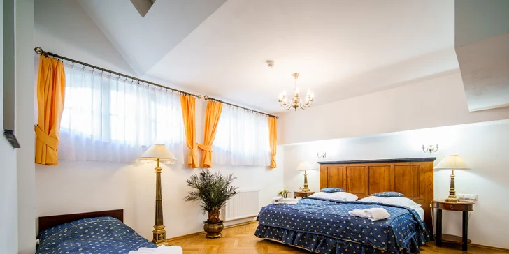 Pobyt v centru Karlových Varů s výhledem na kolonádu: historický hotel se snídaní a wellness