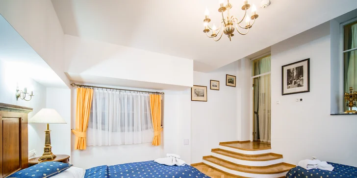 Pobyt v centru Karlových Varů s výhledem na kolonádu: historický hotel se snídaní a wellness