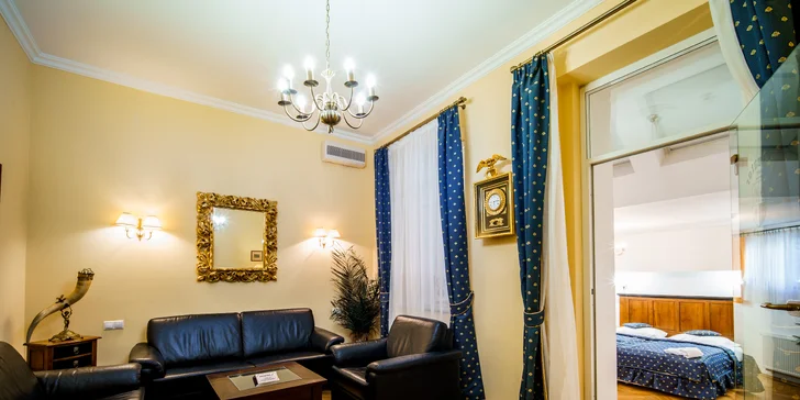Pobyt v centru Karlových Varů s výhledem na kolonádu: historický hotel se snídaní a wellness