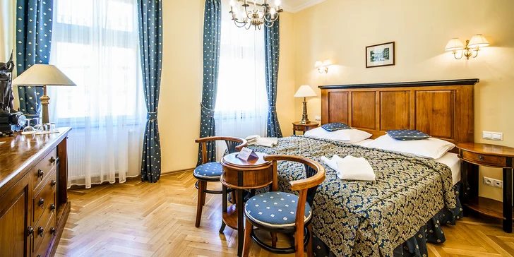 Pobyt v centru Karlových Varů s výhledem na kolonádu: historický hotel se snídaní a wellness