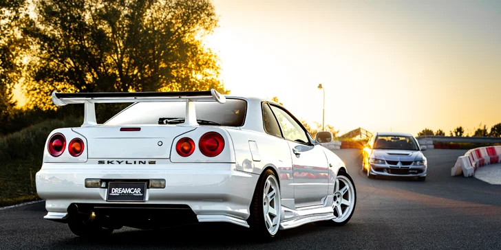 Nissan Skyline R34 nebo Nissan Silvia: jízda za volantem či na sedadle spolujezdce a třeba i driftem