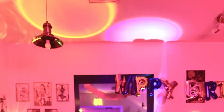 Malování s vínem pro jednoho, pár i partu přátel vč. plátna a pomůcek