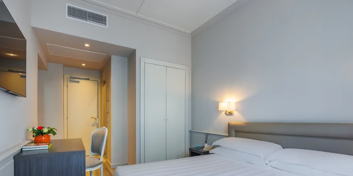 Rodinná dovolená v Rimini: 4* hotel se snídaní, bazénem a vířivkou, přímo u pláže