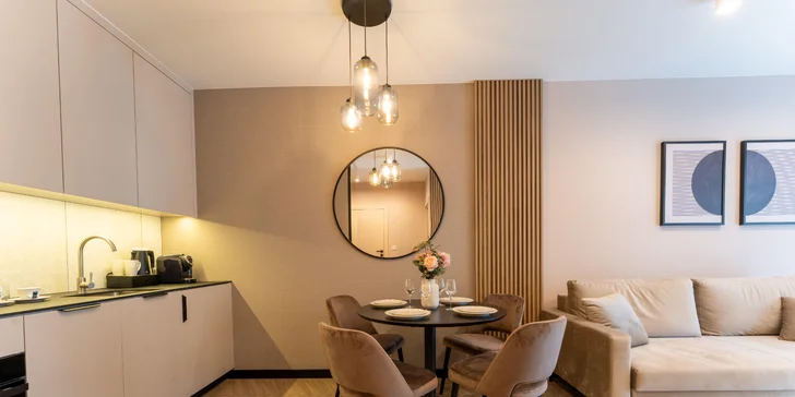 Nové apartmány u Baltu 15 min. od pláže: snídaně, bazény, vířivky a sauna