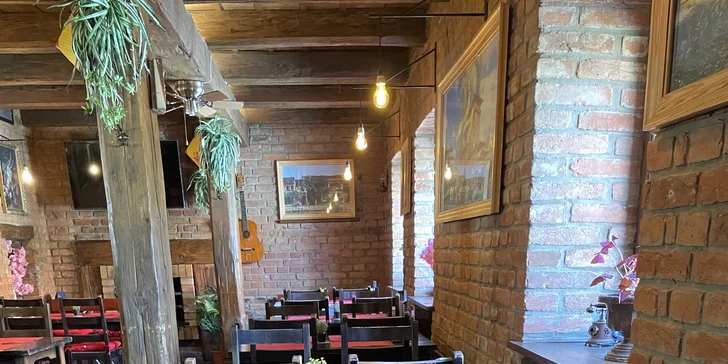 Asijské menu dle výběru až pro 2 osoby: Pho Bo, Kung-pao, Bún chả i dezert