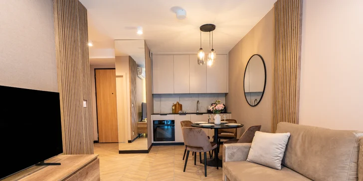 Nové apartmány u Baltu 15 min. od pláže: snídaně, bazény, vířivky a sauna