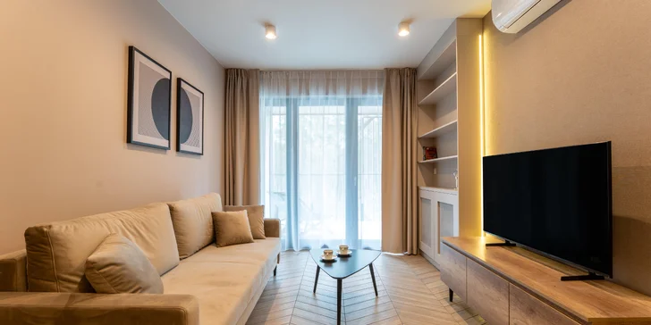 Nové apartmány u Baltu 15 min. od pláže: snídaně, bazény, vířivky a sauna
