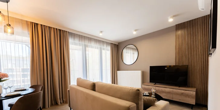 Nové apartmány u Baltu 15 min. od pláže: snídaně, bazény, vířivky a sauna