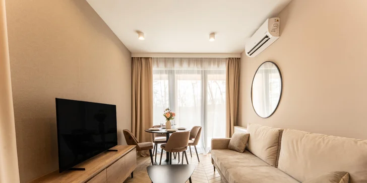 Nové apartmány u Baltu 15 min. od pláže: snídaně, bazény, vířivky a sauna