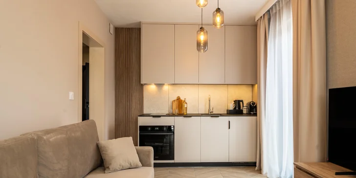 Nové apartmány u Baltu 15 min. od pláže: snídaně, bazény, vířivky a sauna
