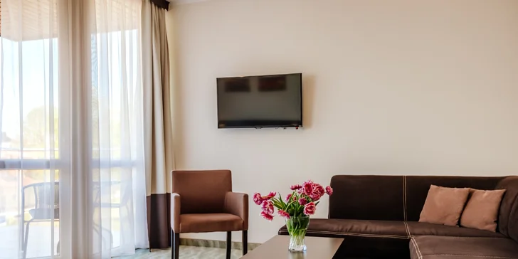Hurá na Balt: 3* hotel u jezera Jamno, snídaně i polopenze, neomezený wellness, akce 2 děti zdarma