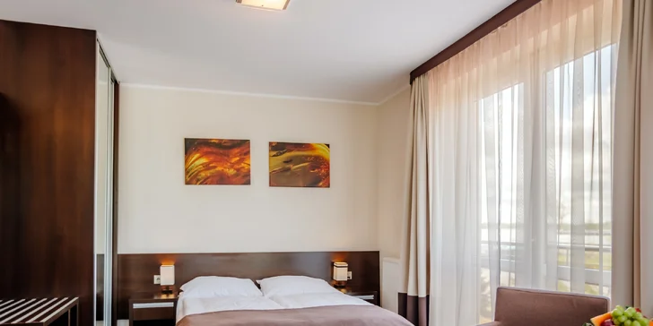 Hurá na Balt: 3* hotel u jezera Jamno, snídaně i polopenze, neomezený wellness, akce 2 děti zdarma