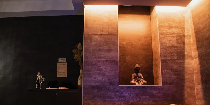 Privátní wellness s vířivkou a saunou pro dva: 120 minut relaxace i lahev sektu