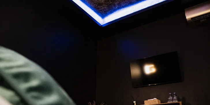 Privátní wellness s vířivkou a saunou pro dva: 120 minut relaxace i lahev sektu