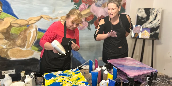 Zážitkové malování obrazů pro 1 i 2 osoby: metoda fluid art, epoxidová pryskyřice i alkoholové inkousty
