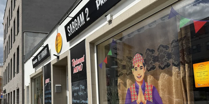 3chodové menu pro dva v nepálské restauraci Sargam: butter chicken, tikka masala i naan