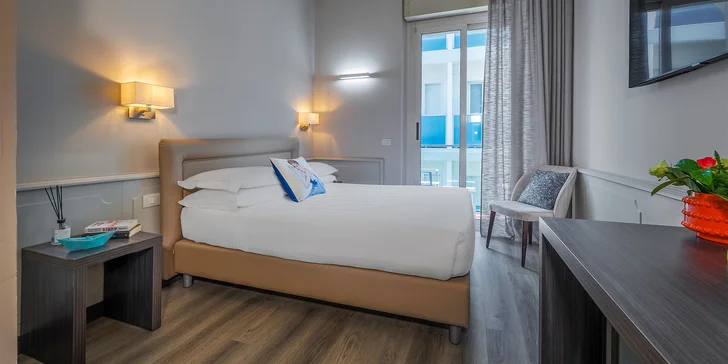 Rodinná dovolená v Rimini: 4* hotel se snídaní, bazénem a vířivkou, přímo u pláže