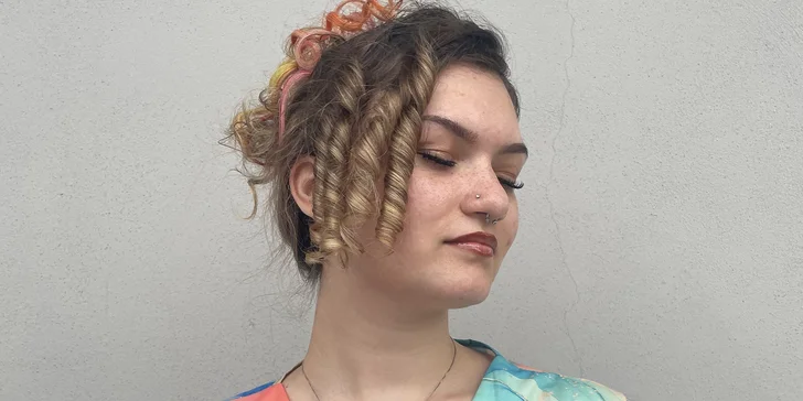 Kadeřnické balíčky pro všechny délky: střih, melír i balayage